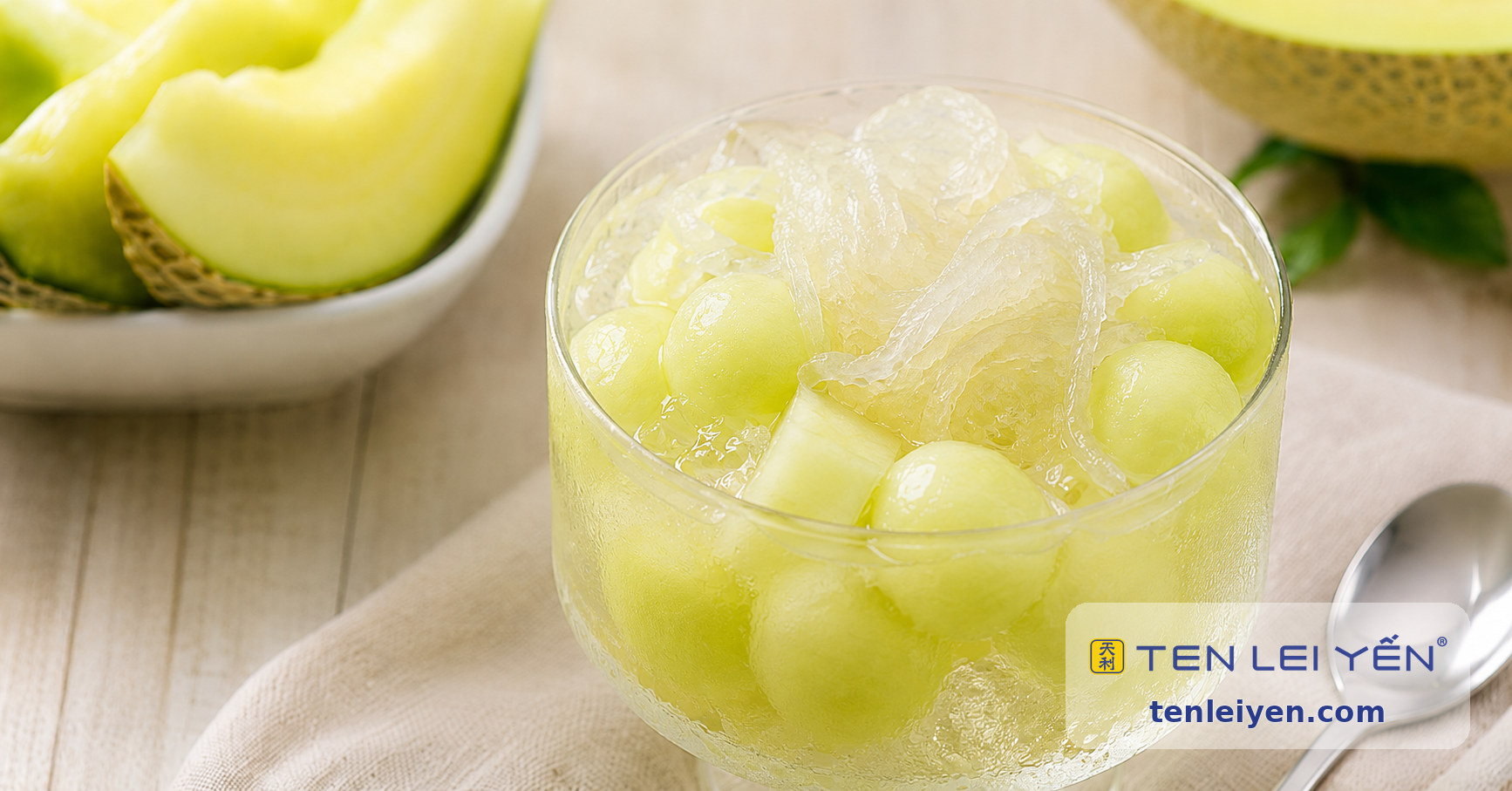 Edible bird's nest with Honeydew Melon